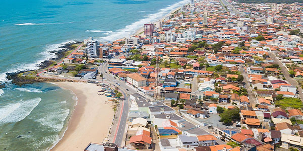 Imagem de cima da praia de Barra Velha